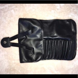Makeup brush carrier